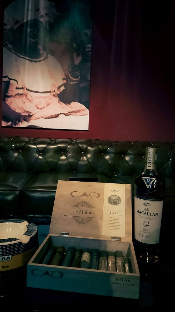 Humidor and whisky