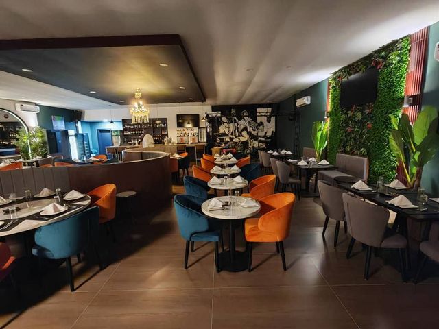 The living wall and banquettes